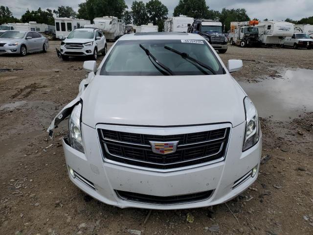  CADILLAC XTS 2016 Белы