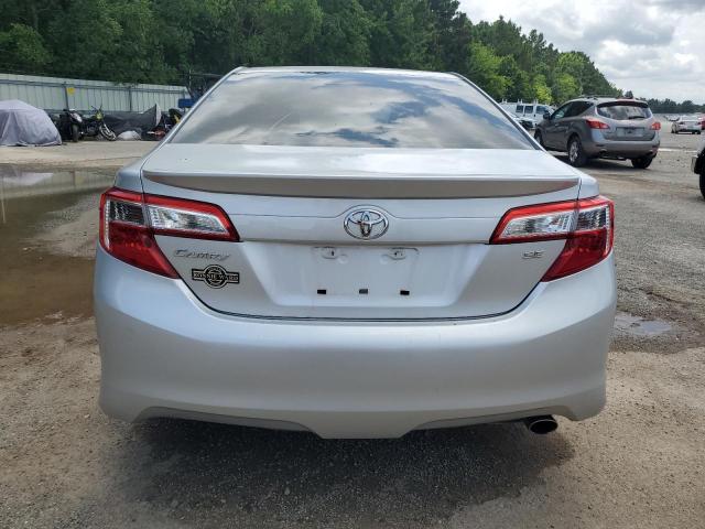  TOYOTA CAMRY 2014 Srebrny