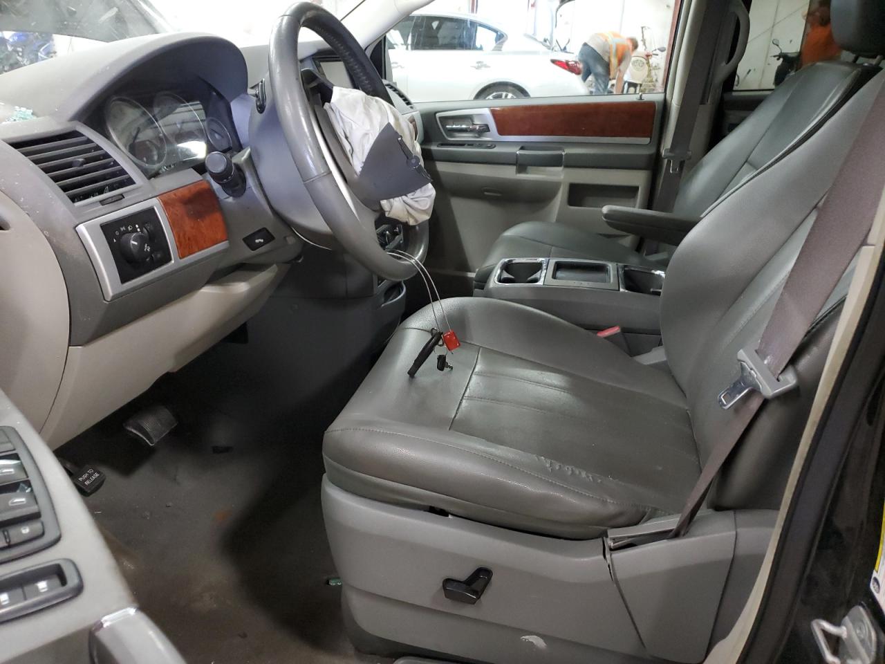 2009 Chrysler Town & Country Touring VIN: 2A8HR54199R633861 Lot: 65095435
