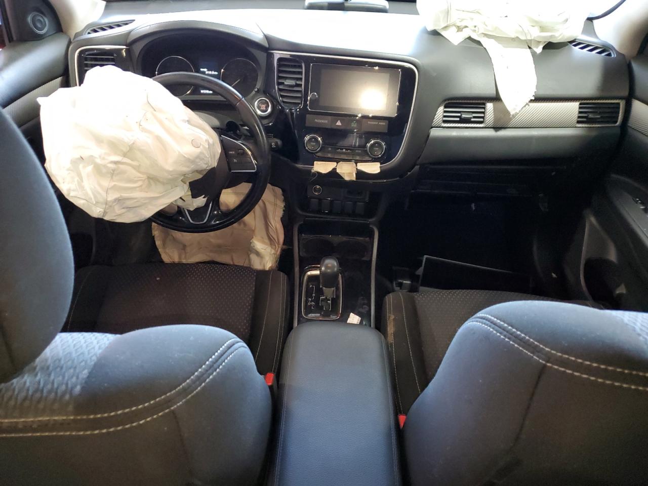 2018 Mitsubishi Outlander Se VIN: JA4AZ3A33JZ015880 Lot: 64034585