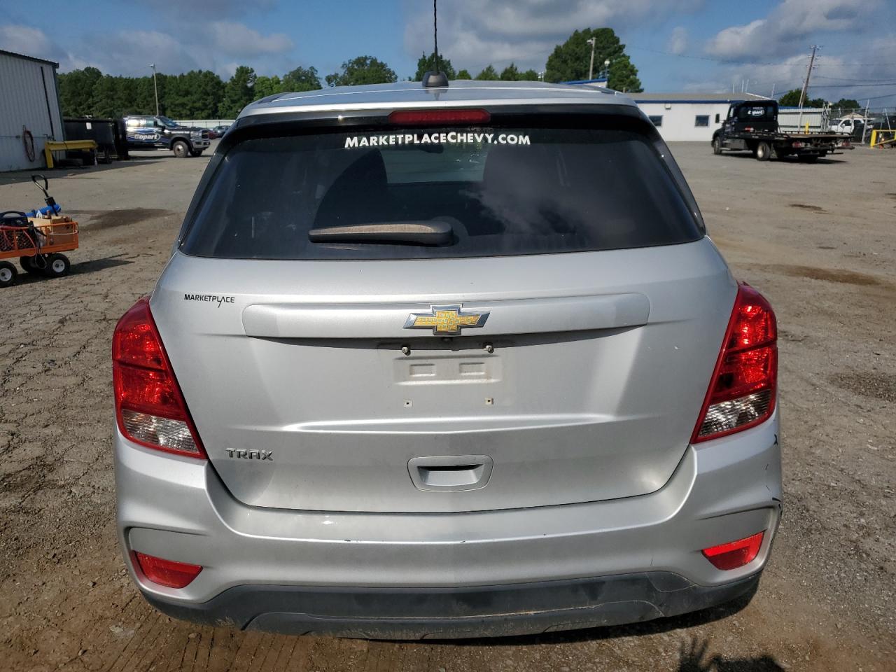 2022 Chevrolet Trax Ls VIN: KL7CJKSM3NB520045 Lot: 64901375