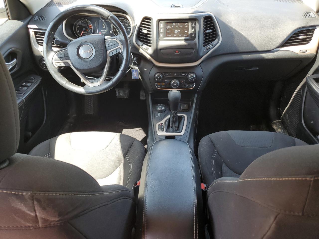 2016 Jeep Cherokee Latitude VIN: 1C4PJMCB9GW288995 Lot: 65618045