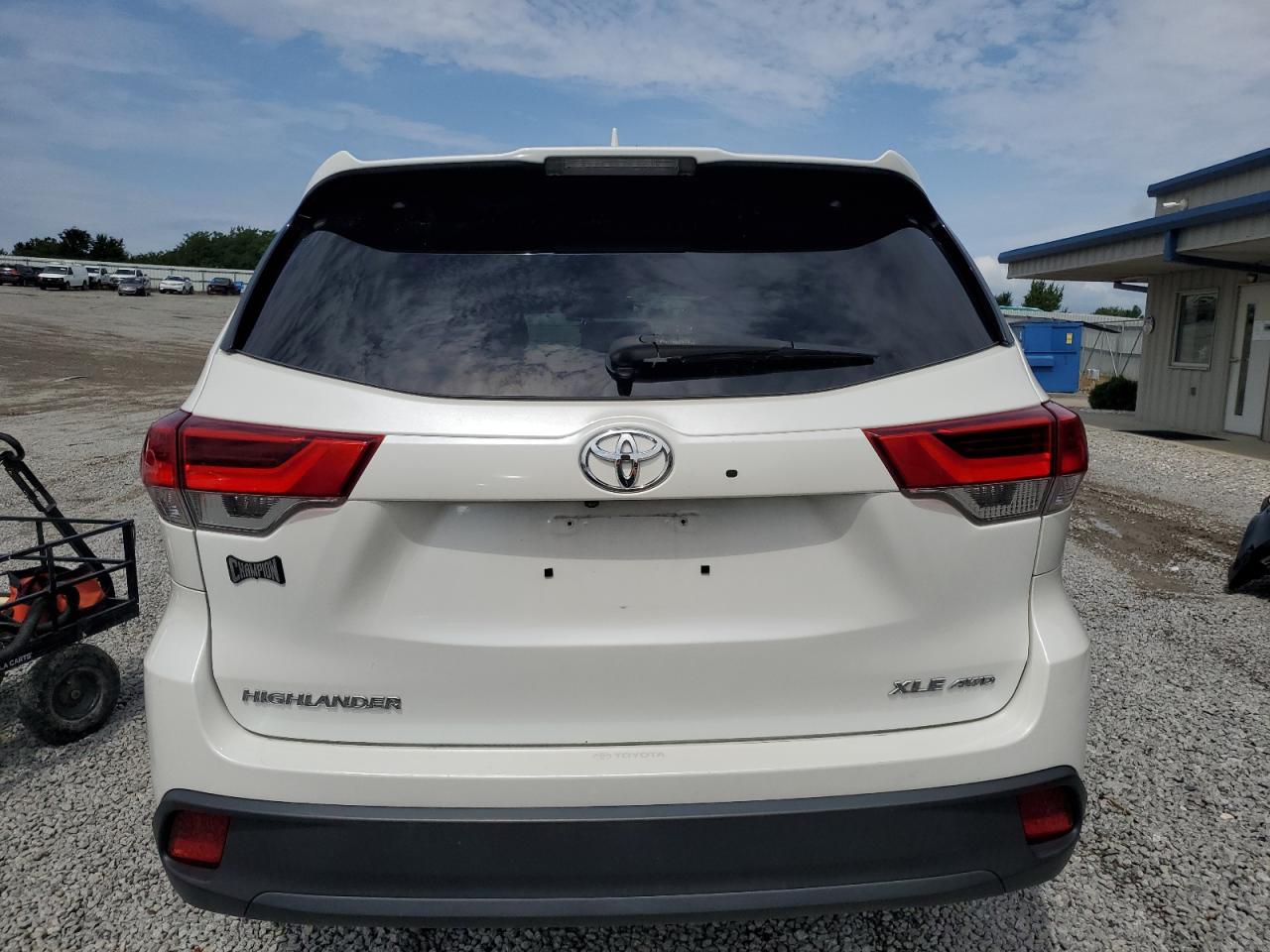 2019 Toyota Highlander Se VIN: 5TDJZRFH0KS564369 Lot: 64747675