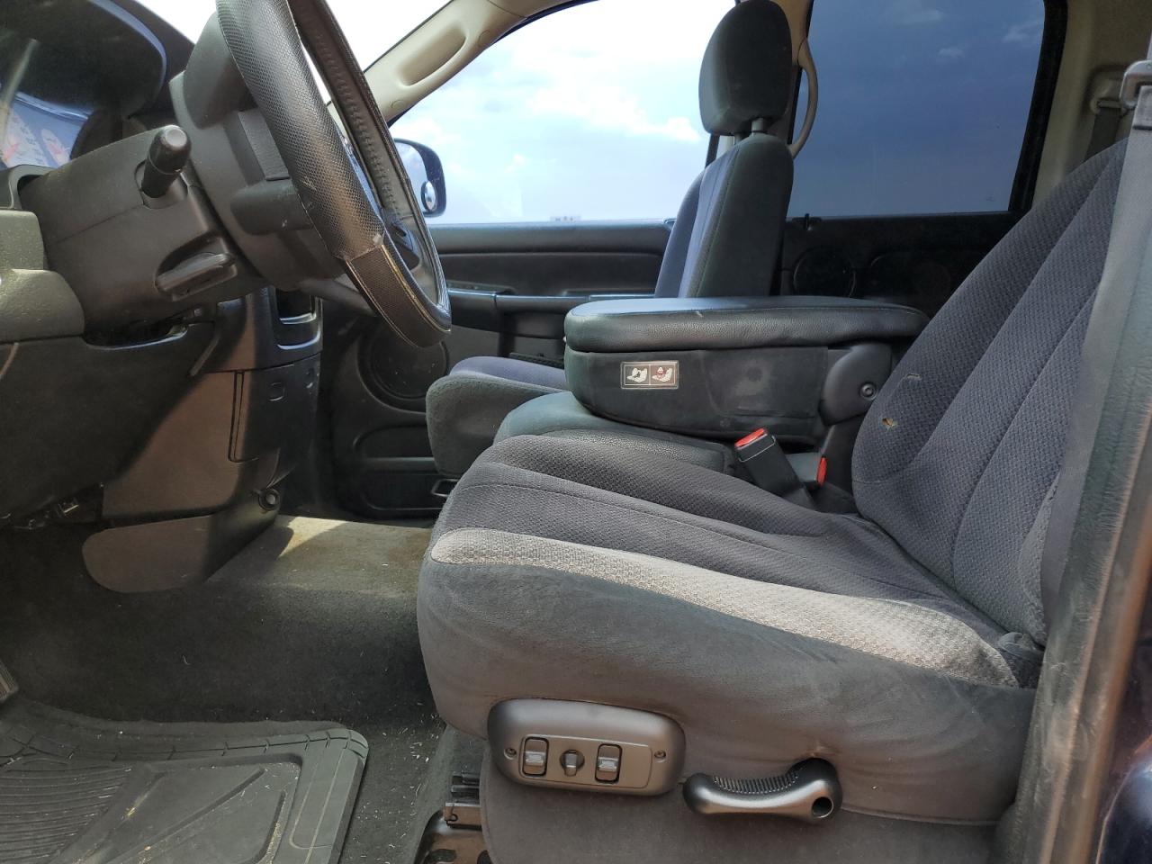 2004 Dodge Ram 1500 St VIN: 1D7HA18N14S772495 Lot: 64825415
