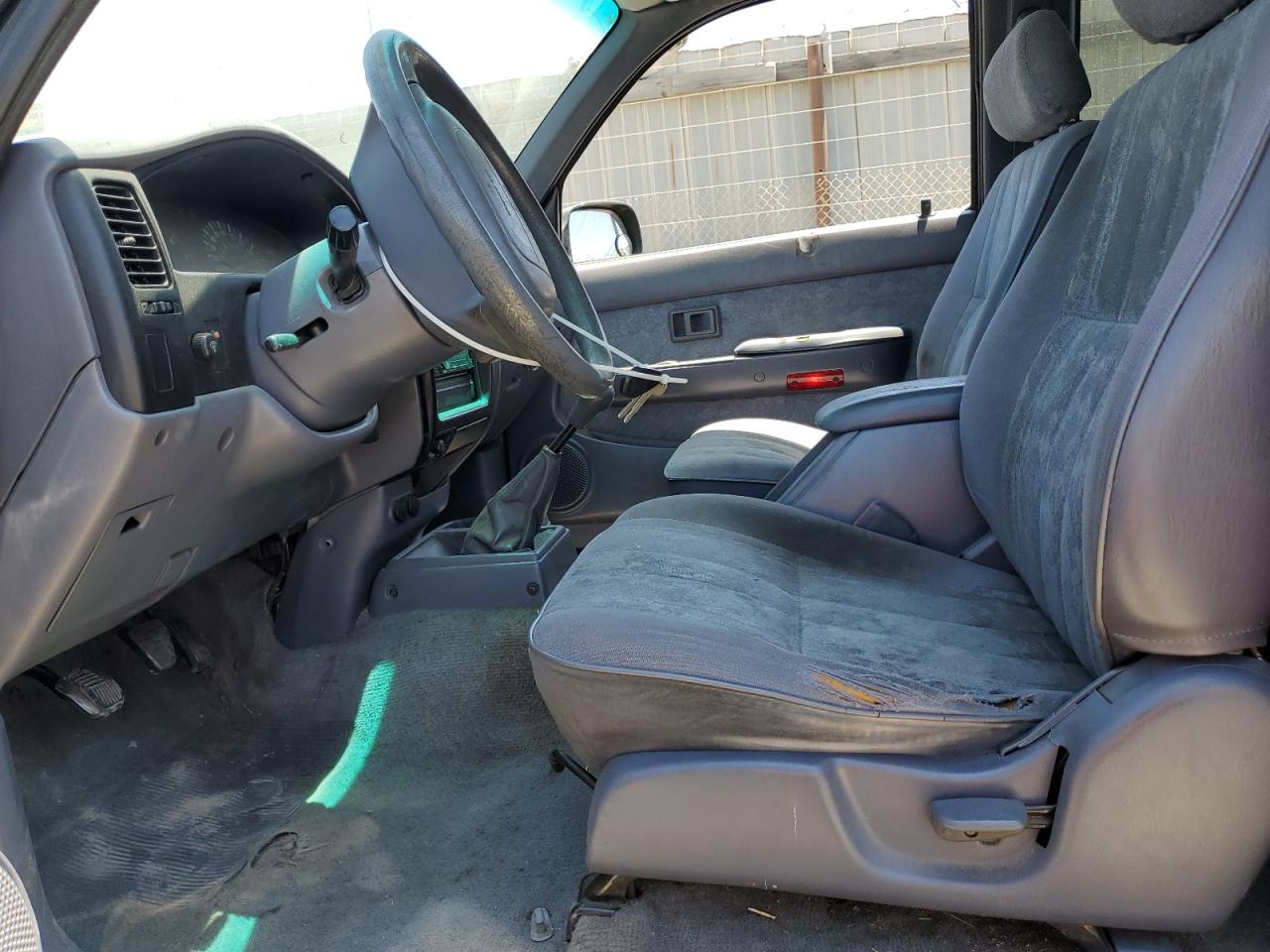 2000 Toyota Tacoma Xtracab VIN: 5TEVL52NXYZ687826 Lot: 62780785
