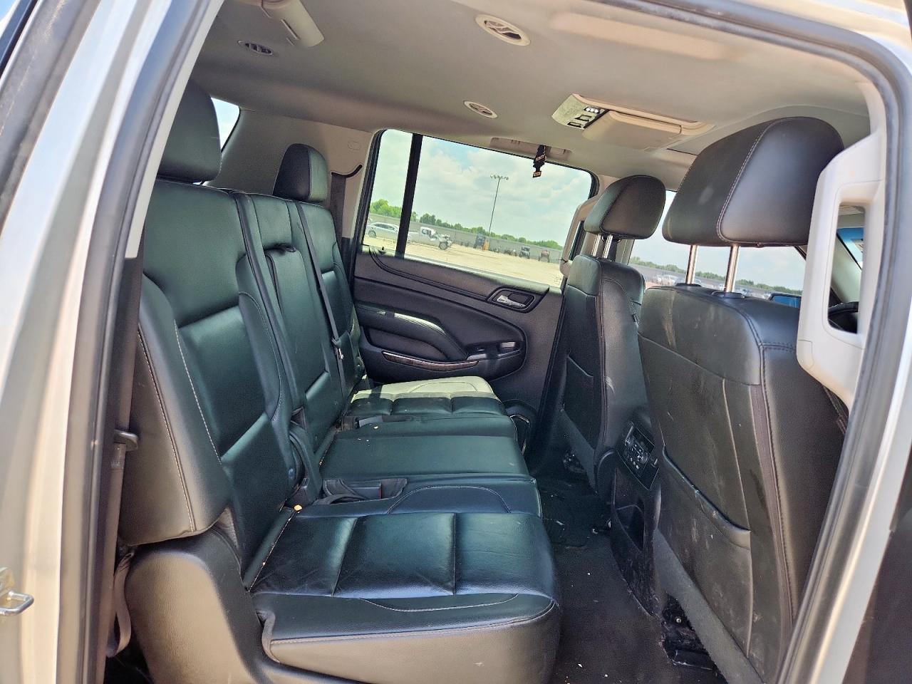2018 Chevrolet Suburban C1500 Lt VIN: 1GNSCHKC3JR242923 Lot: 64665445