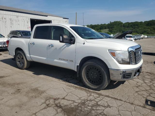  NISSAN TITAN 2018 Biały