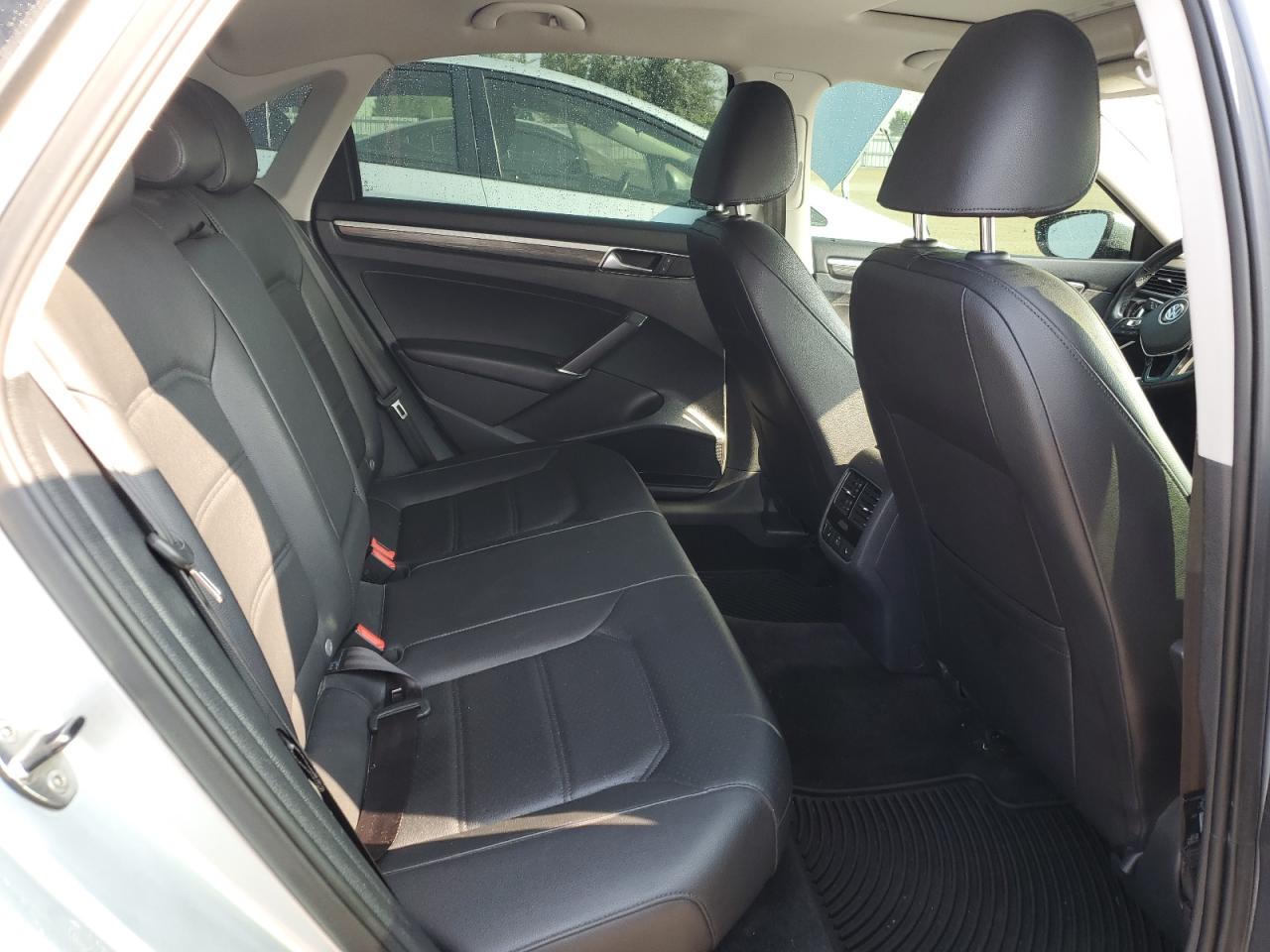 2017 Volkswagen Passat Se VIN: 1VWBT7A39HC045527 Lot: 64929725