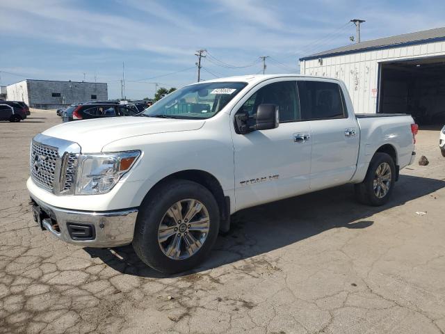  NISSAN TITAN 2018 Biały