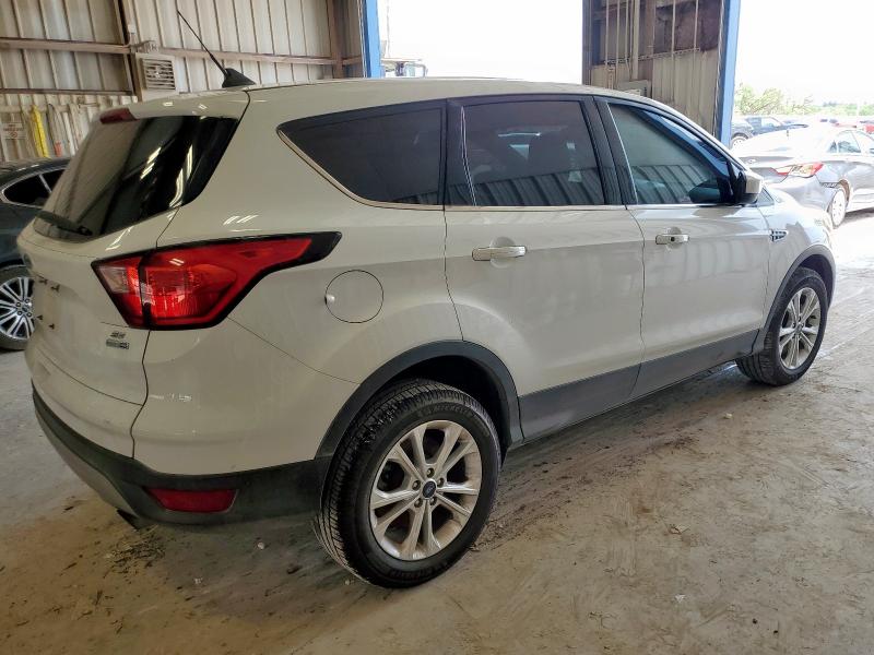  FORD ESCAPE 2019 Biały