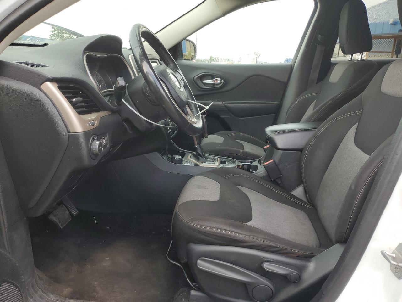 2014 Jeep Cherokee Latitude VIN: 1C4PJMCB5EW186087 Lot: 64862715