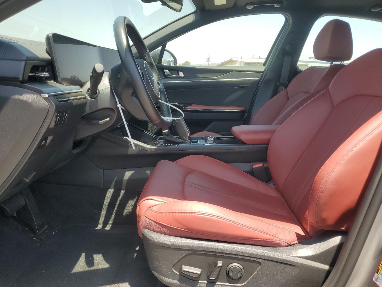 2025 Kia K5 Gt Line VIN: KNAG64J73S5323624 Lot: 64756125