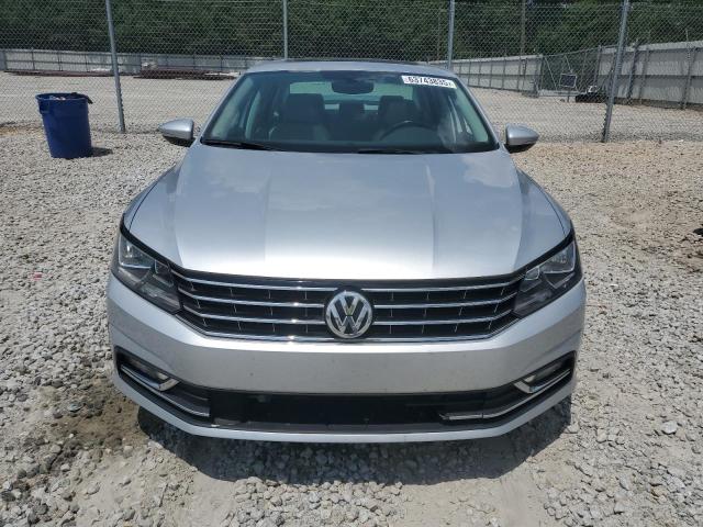  VOLKSWAGEN PASSAT 2016 Srebrny
