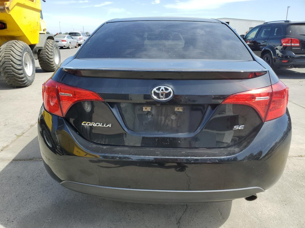 2018 Toyota Corolla L VIN: 5YFBURHEXJP746951 Lot: 63143925