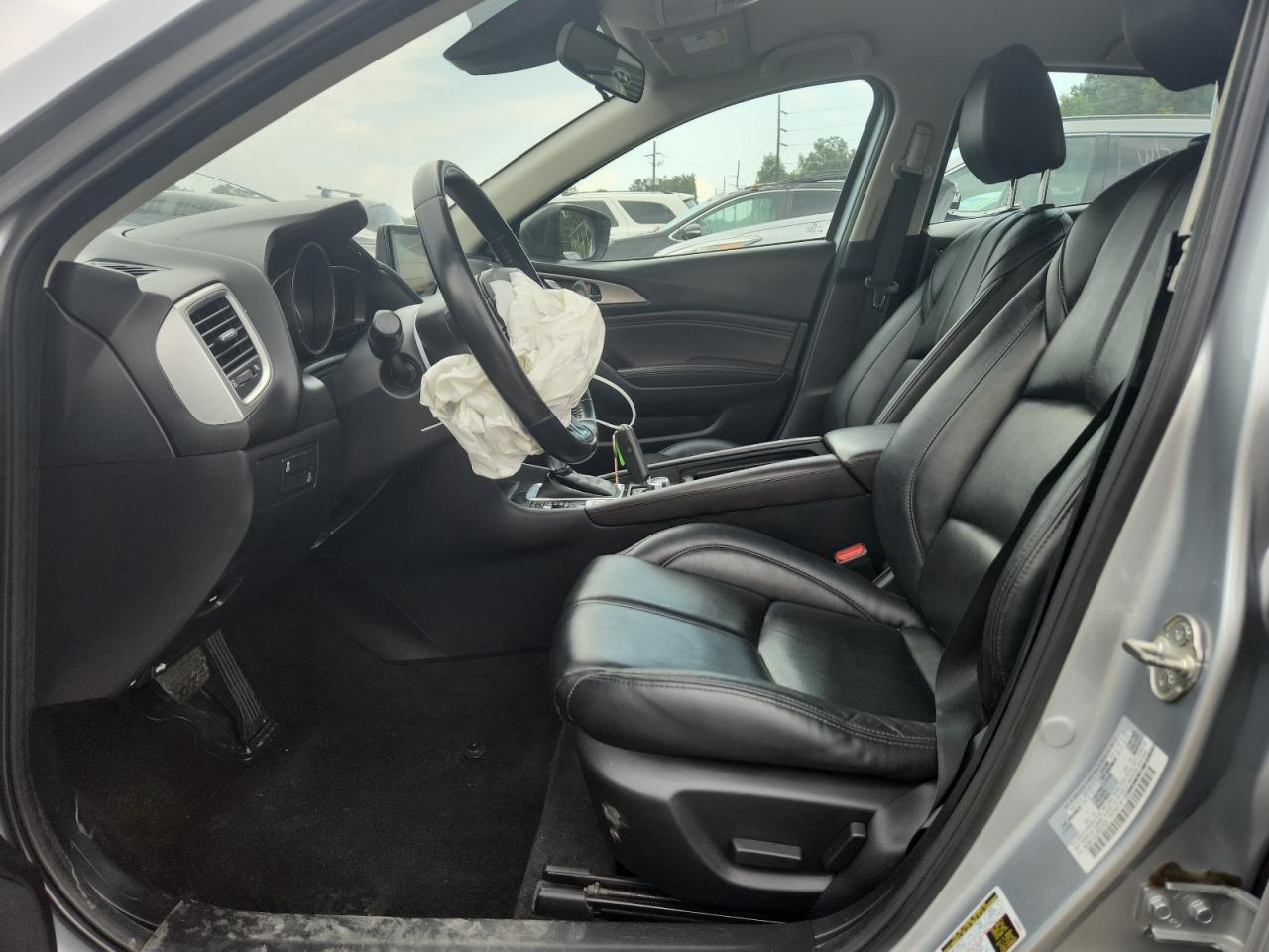2018 Mazda 3 Touring VIN: 3MZBN1V33JM207433 Lot: 63932985