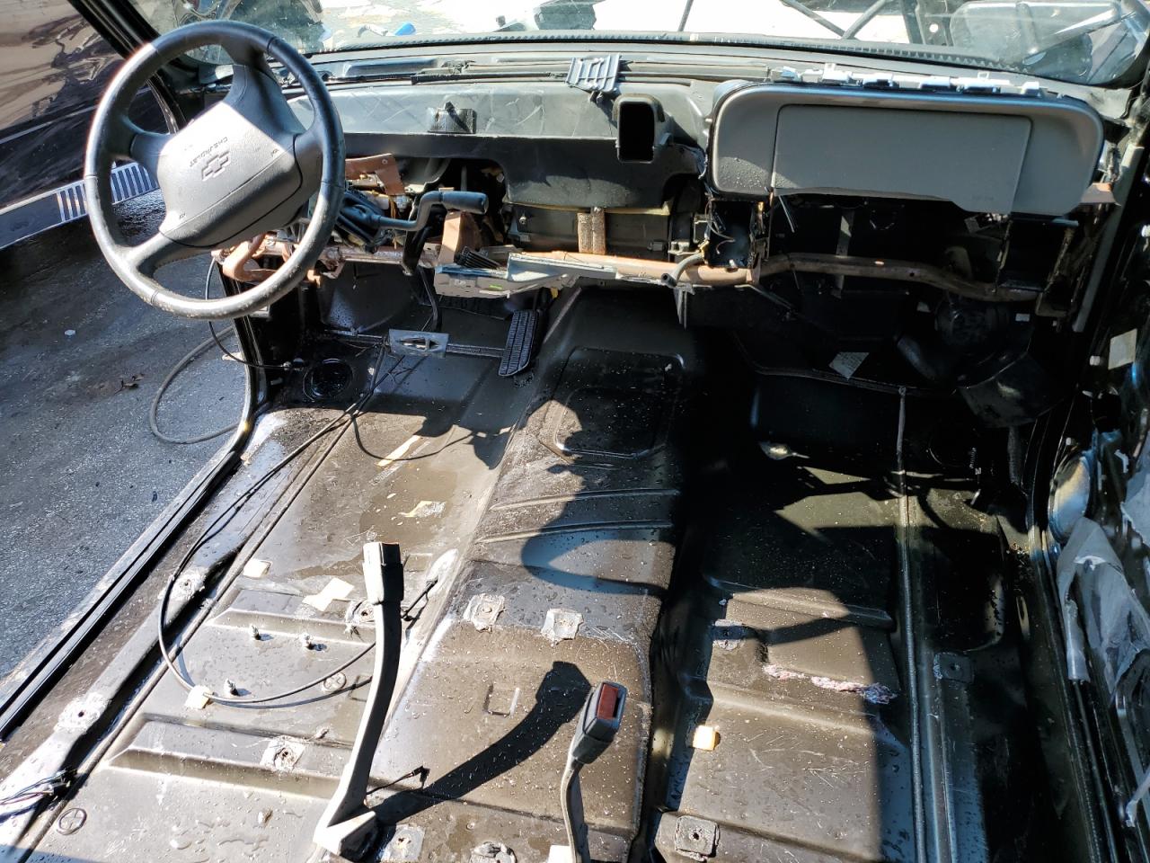 1997 Chevrolet Gmt-400 K1500 VIN: 2GCEK19R1V1220377 Lot: 65161355