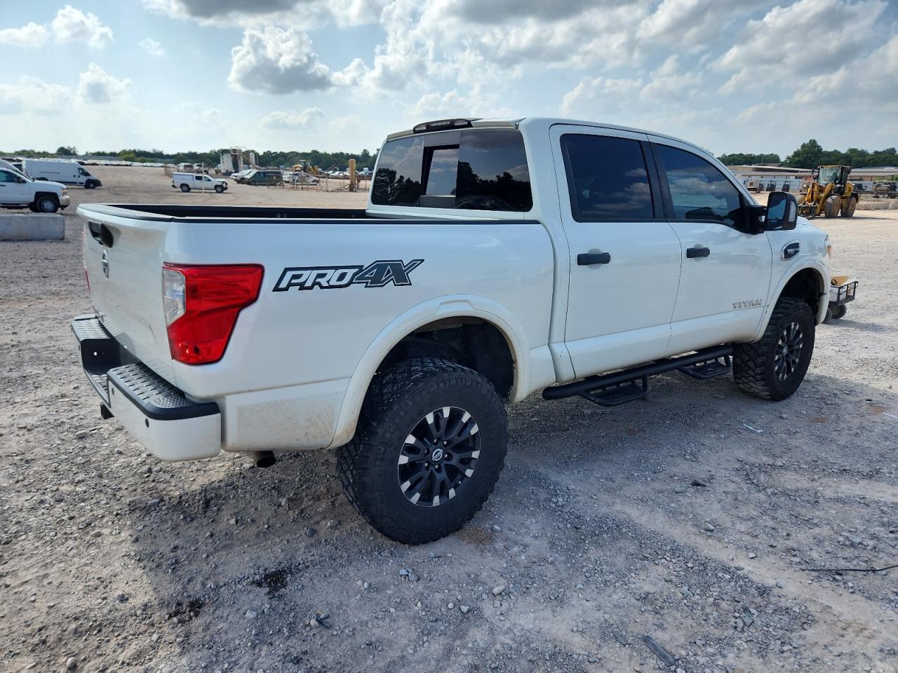 2017 Nissan Titan Sv VIN: 1N6AA1E58HN569024 Lot: 64436495