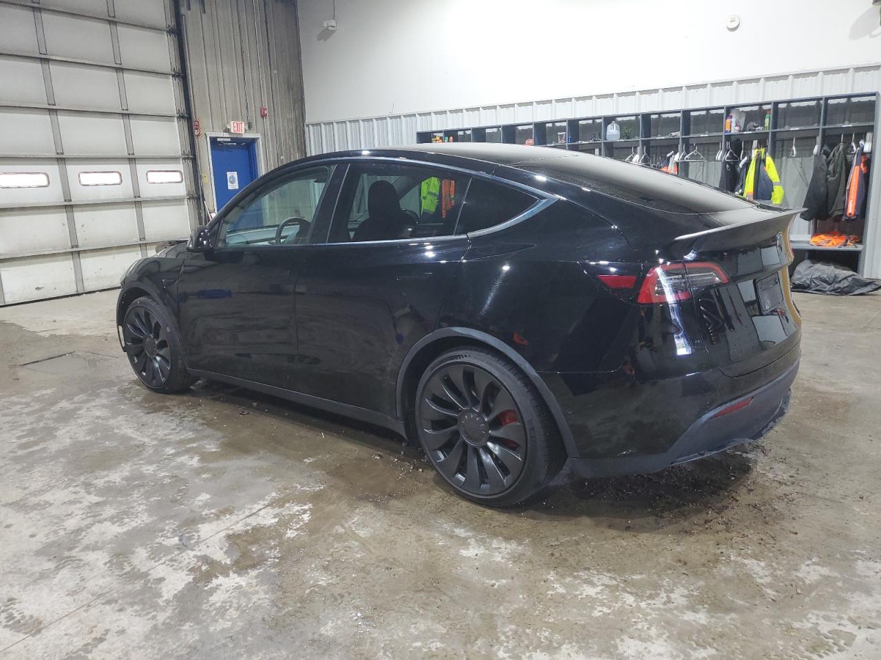 2022 Tesla Model Y VIN: 7SAYGDEF1NF545722 Lot: 65038395