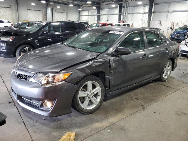  TOYOTA CAMRY 2014 Srebrny