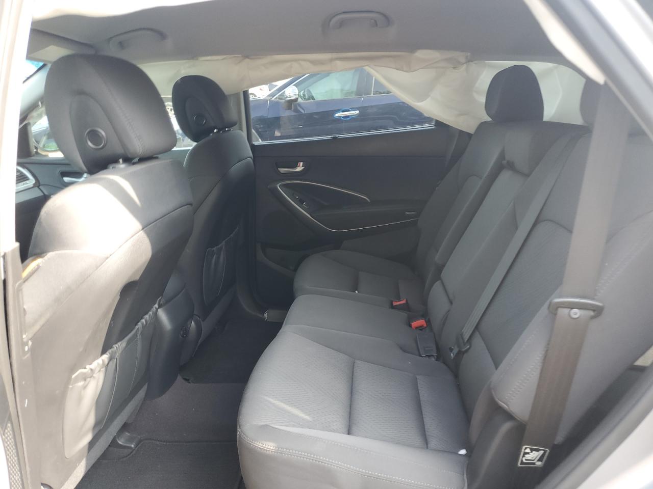 2017 Hyundai Santa Fe Se VIN: KM8SNDHFXHU229179 Lot: 63861105