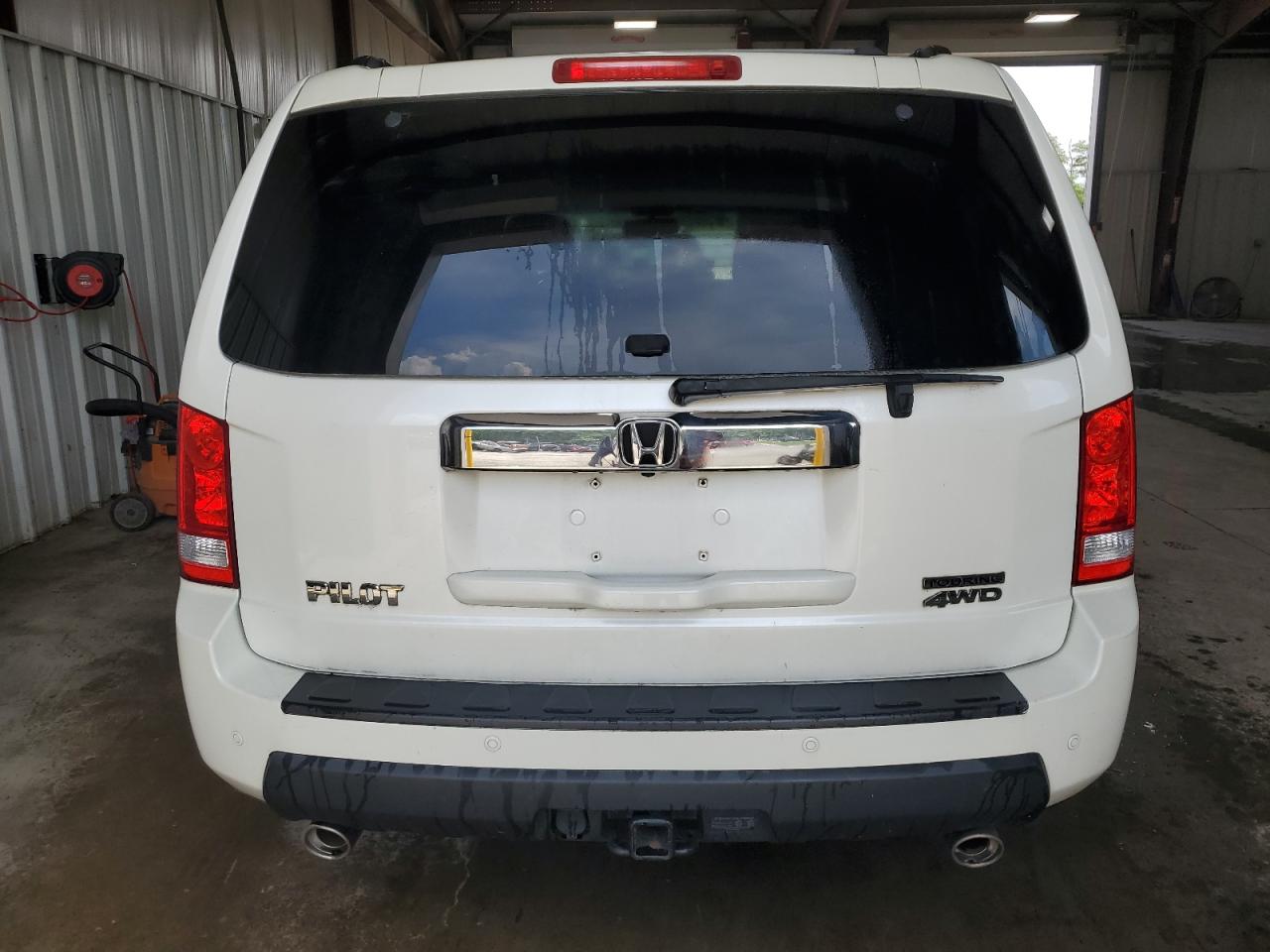 2011 Honda Pilot Touring VIN: 5FNYF4H97BB086813 Lot: 64818125