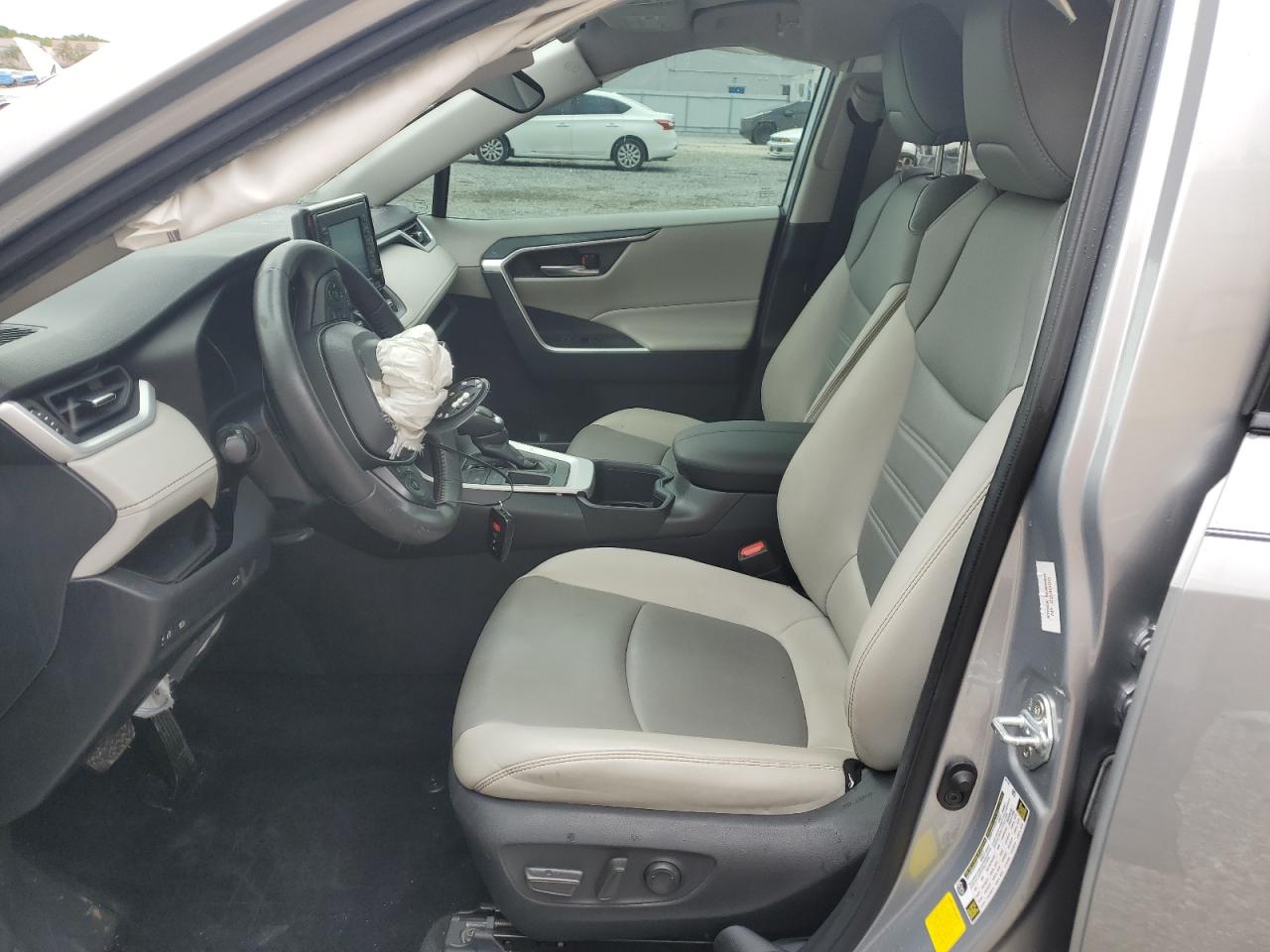2022 Toyota Rav4 Xle Premium VIN: 2T3C1RFV9NC178687 Lot: 64639725