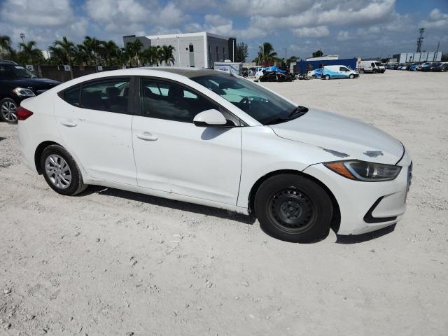  HYUNDAI ELANTRA 2018 Белы