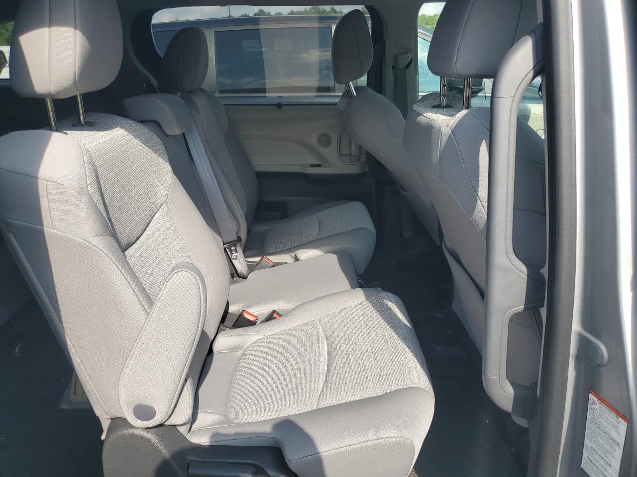 2022 Toyota Sienna Le VIN: 5TDKRKEC2NS095856 Lot: 64730145