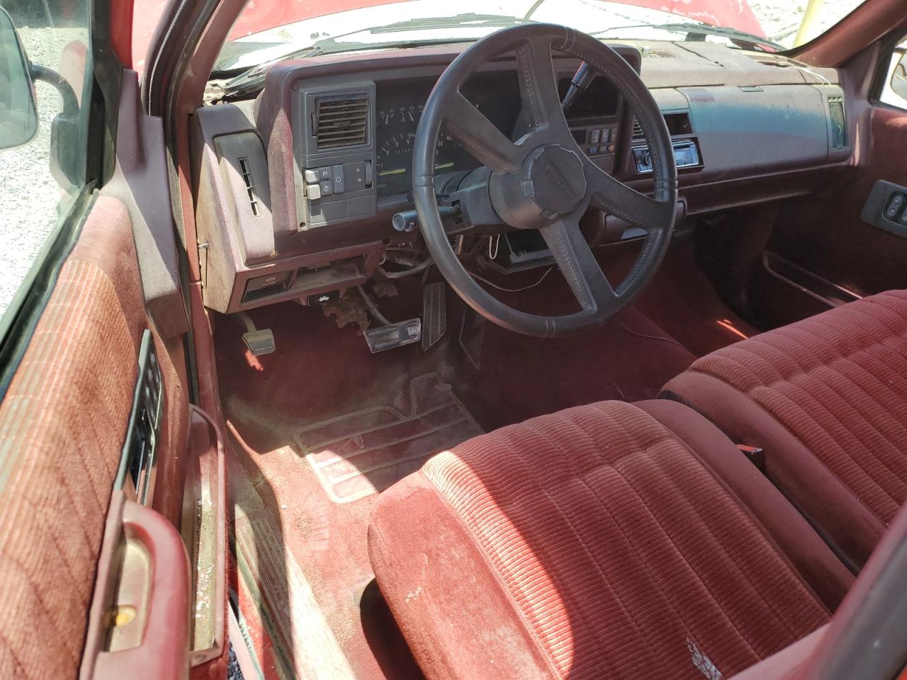 1993 Chevrolet Gmt-400 C1500 VIN: 2GCEC19K7P1186111 Lot: 64136575