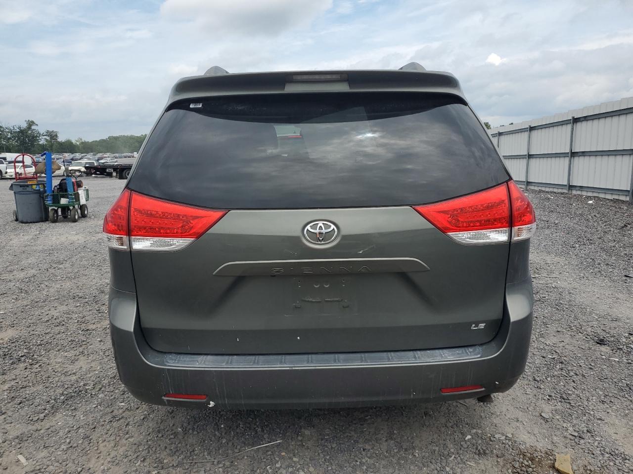 2012 Toyota Sienna Le VIN: 5TDKK3DC5CS199833 Lot: 65168885