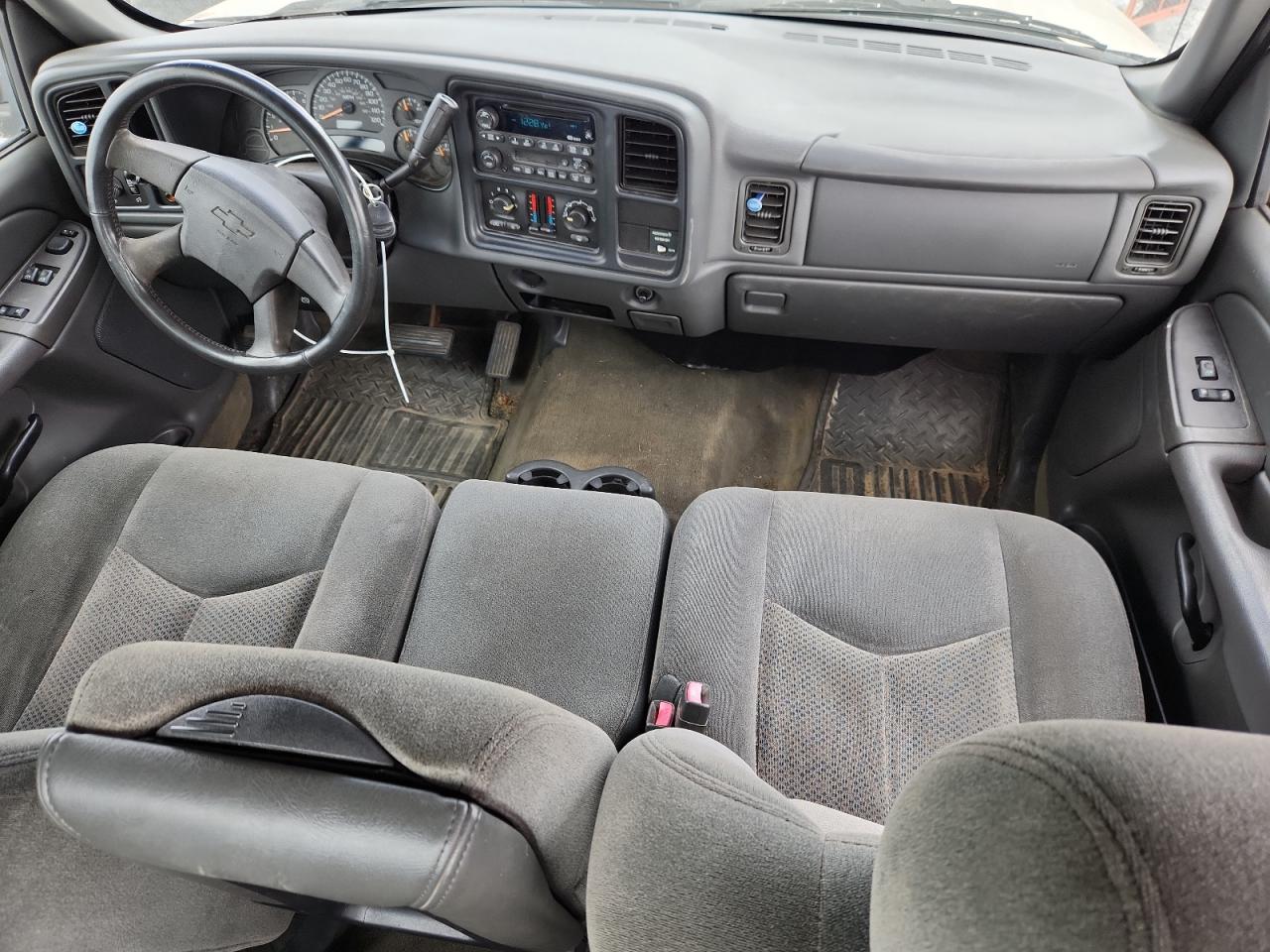 2004 Chevrolet Silverado C1500 VIN: 2GCEC19V641237636 Lot: 62820625