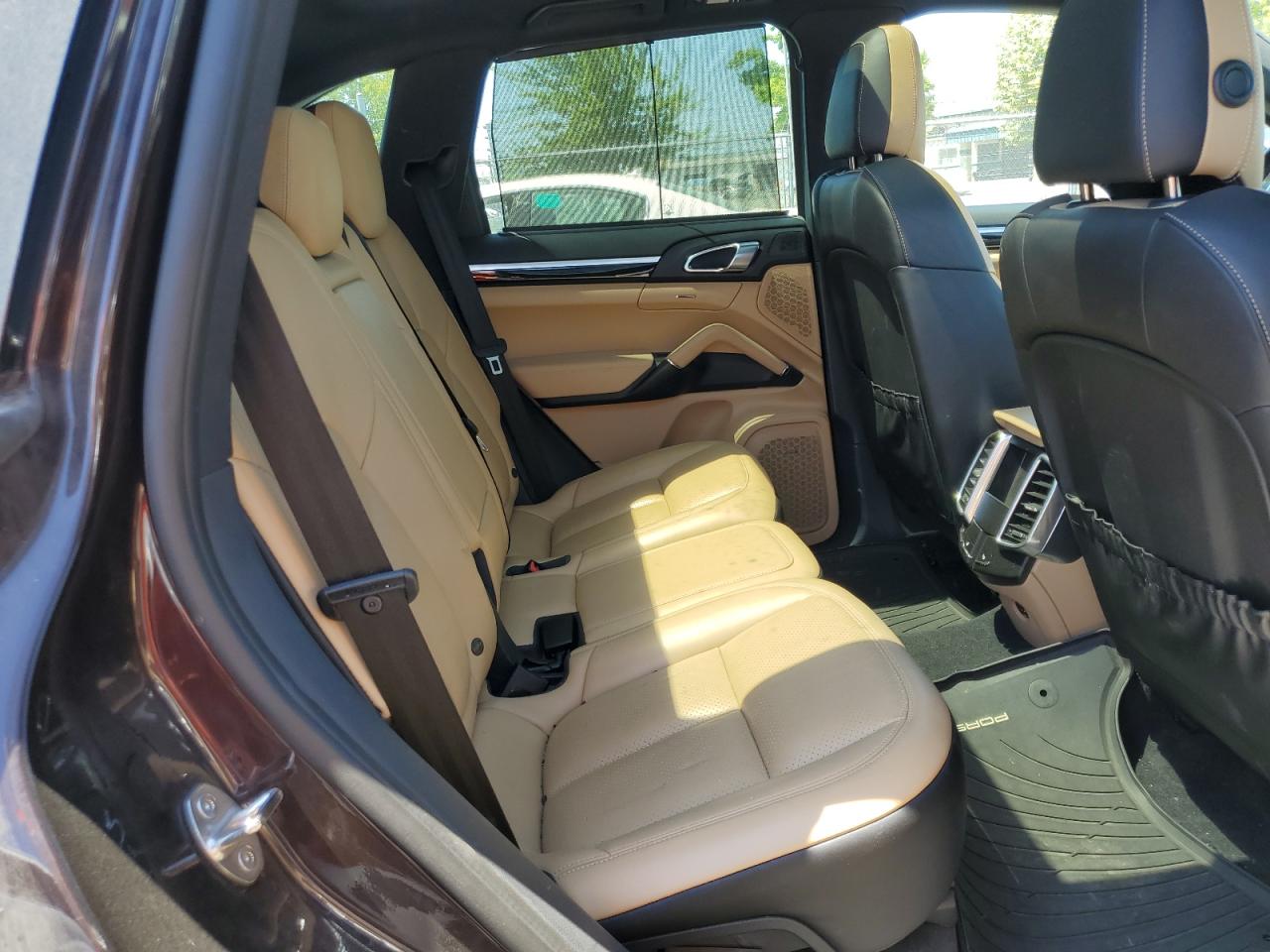 2017 Porsche Cayenne VIN: WP1AA2A25HKA90466 Lot: 63330135