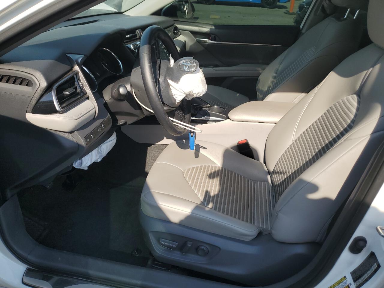 2019 Toyota Camry L VIN: 4T1B11HK7KU749306 Lot: 64868865