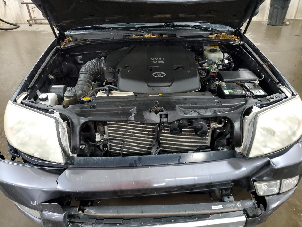 2004 Toyota 4Runner Sr5 VIN: JTEBU14R340052722 Lot: 64729385