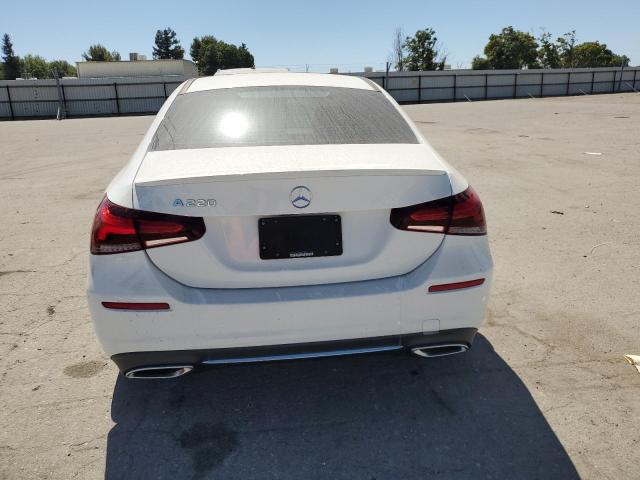  MERCEDES-BENZ A-CLASS 2019 Biały
