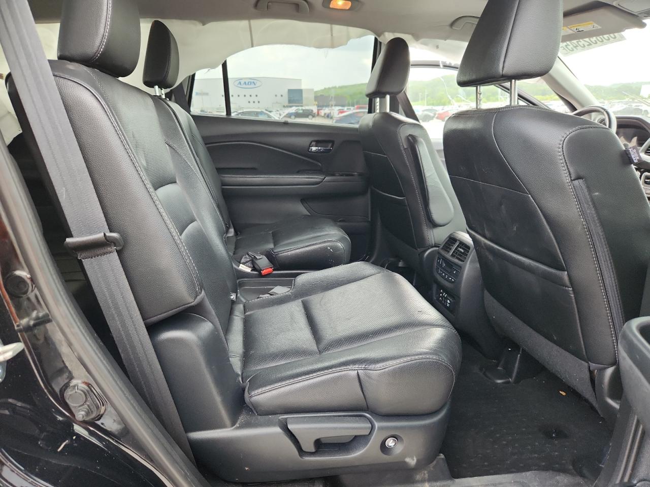 2017 Honda Pilot Elite VIN: 5FNYF6H08HB031888 Lot: 63852545