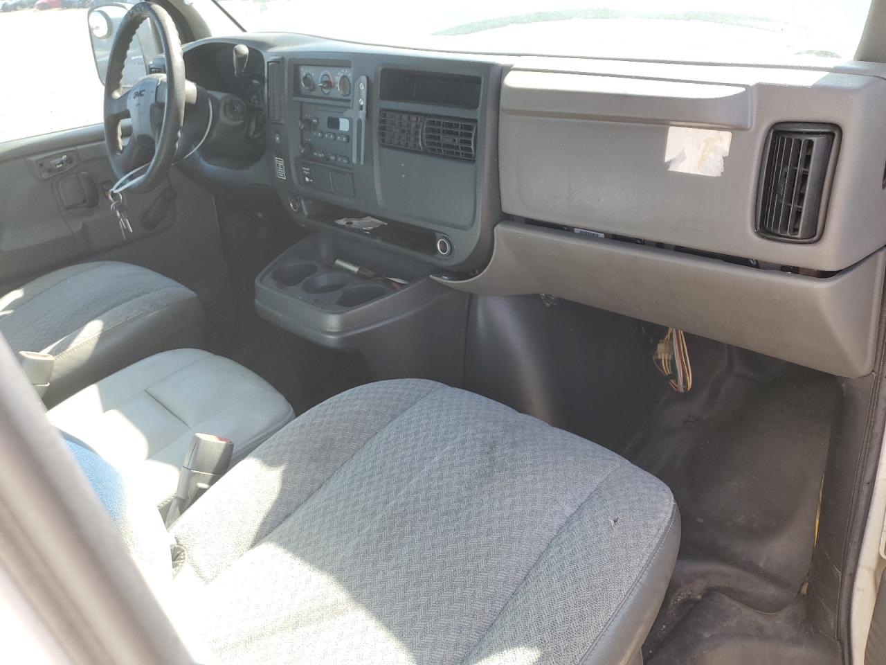 2005 GMC Savana Cutaway G3500 VIN: 1GDGG31V051909360 Lot: 62736235