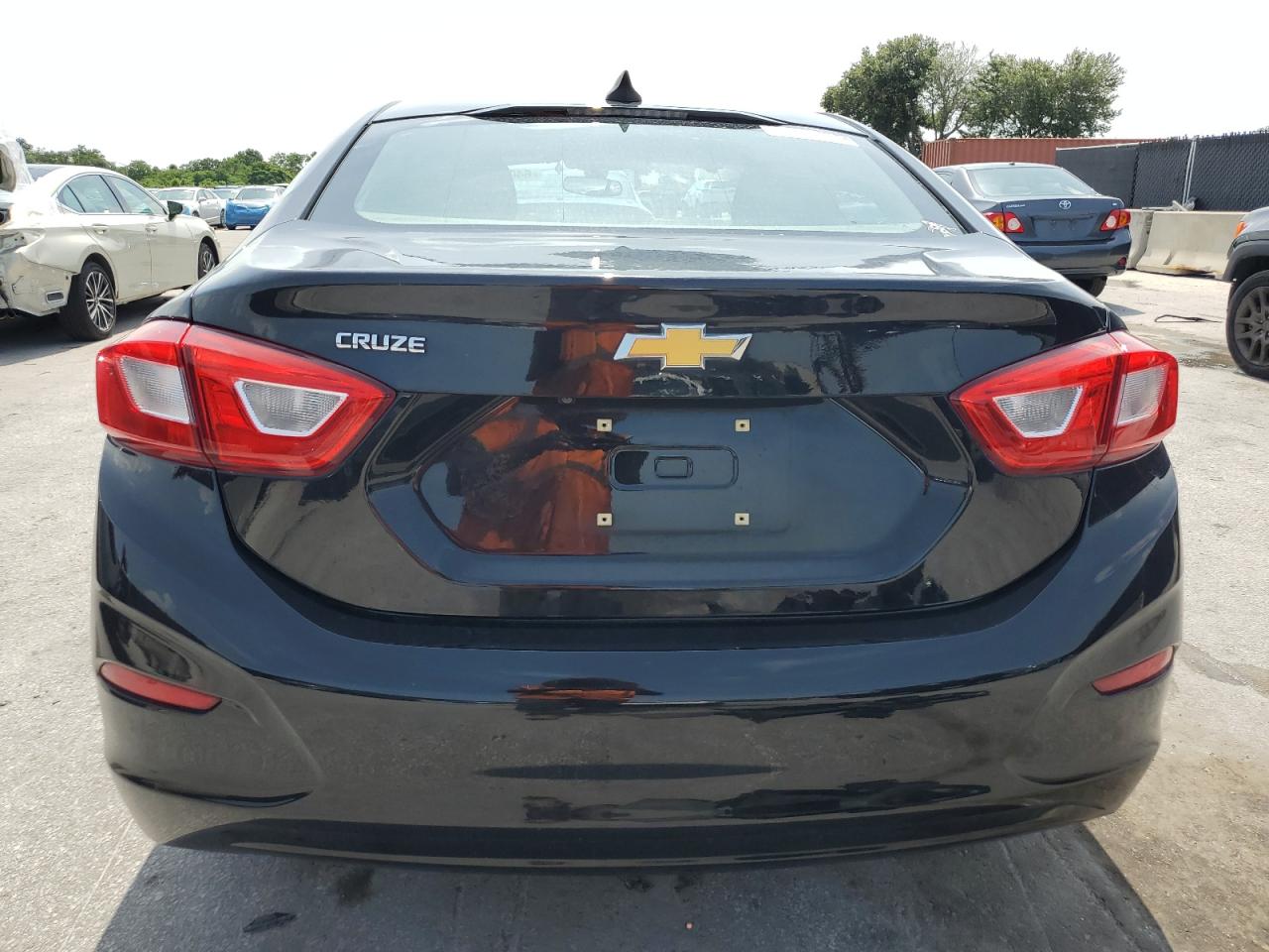 2018 Chevrolet Cruze Ls VIN: 1G1BC5SM5J7146523 Lot: 64050265