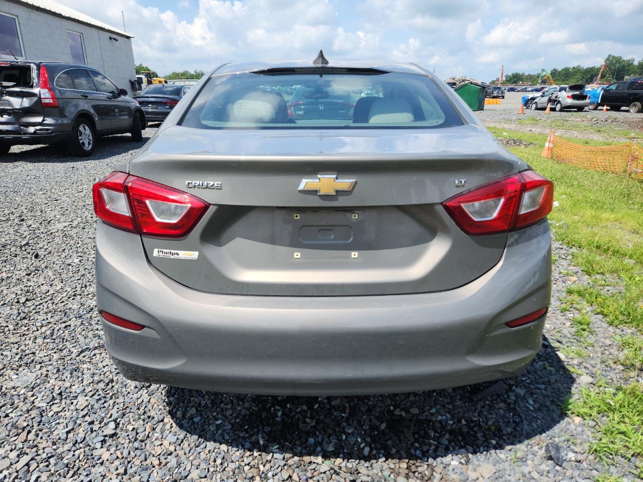 2018 Chevrolet Cruze Lt VIN: 1G1BE5SMXJ7231755 Lot: 64722915