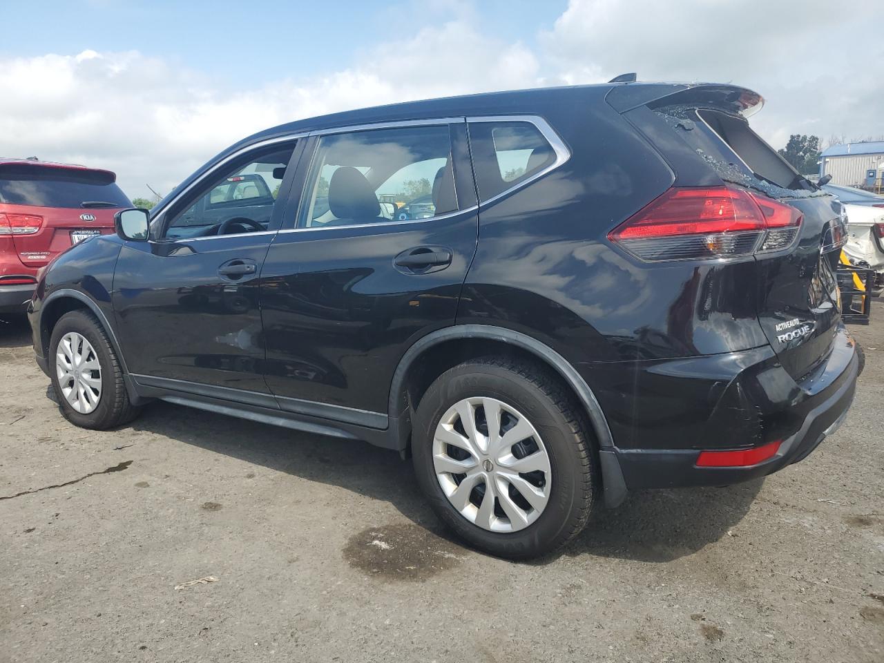 VIN: KNMAT2MV9HP537904 2017 NISSAN ROGUE