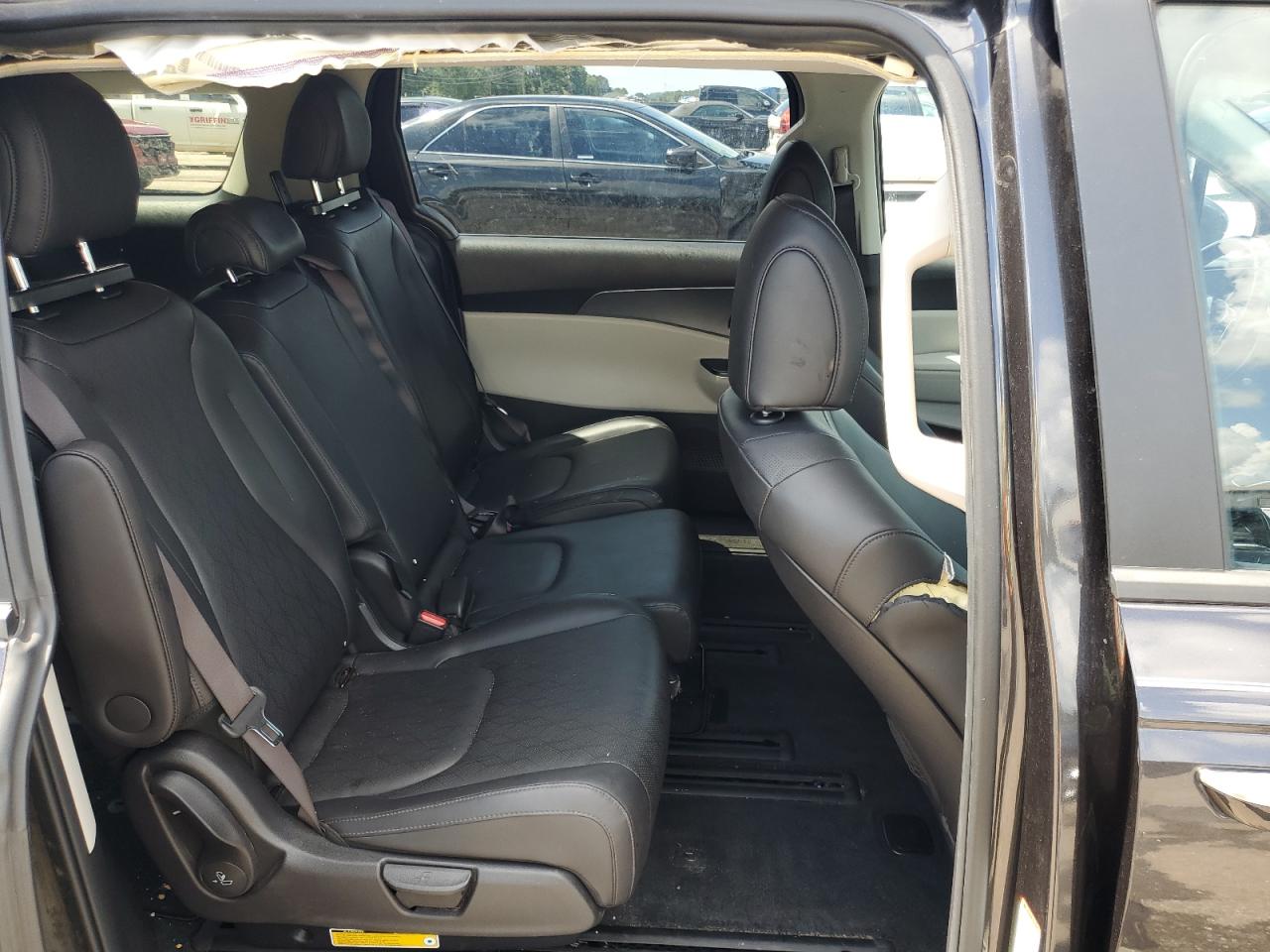2023 Kia Carnival Lx VIN: KNDNB4H33P6260468 Lot: 63297565