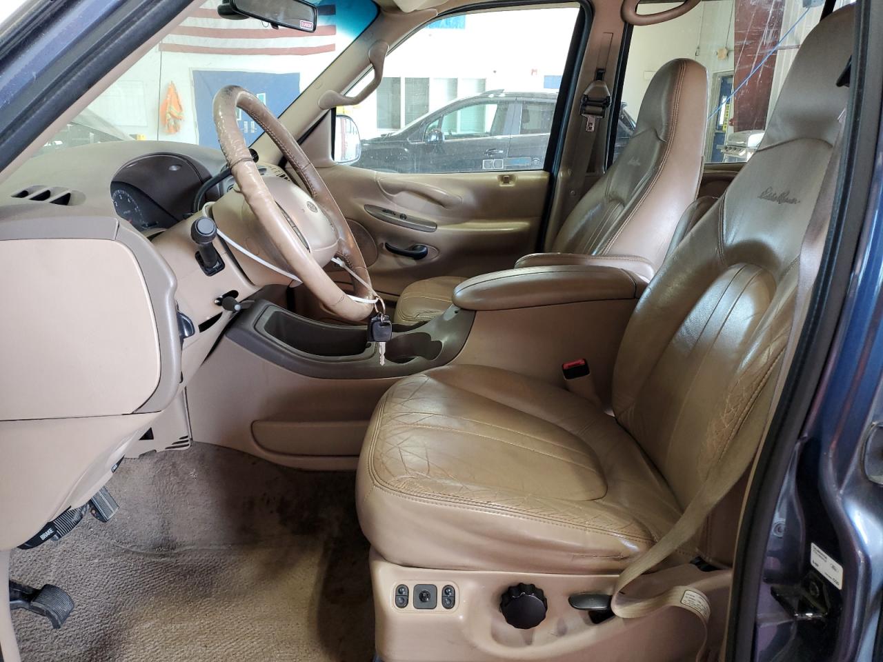 1998 Ford Expedition VIN: 1FMRU17L6WLB43586 Lot: 64261125