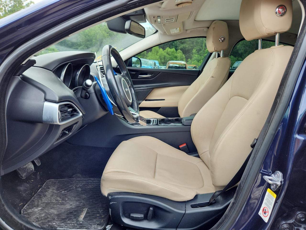 2017 Jaguar Xe Premium VIN: SAJAD4BN7HA970105 Lot: 65096335