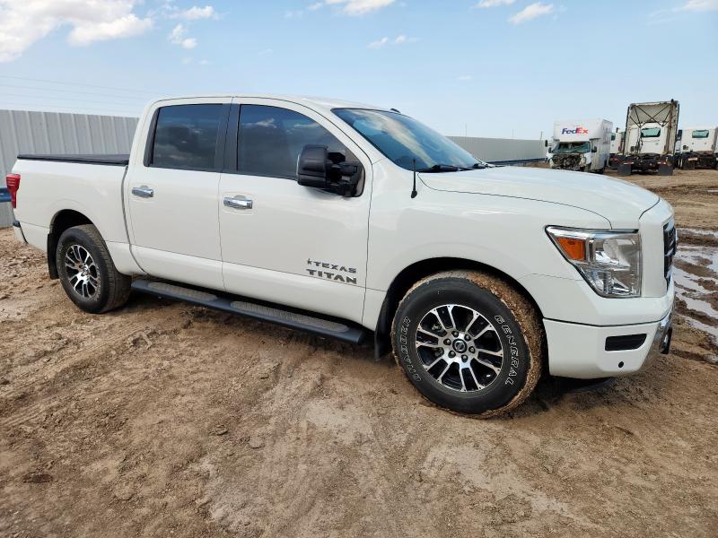  NISSAN TITAN 2021 Biały
