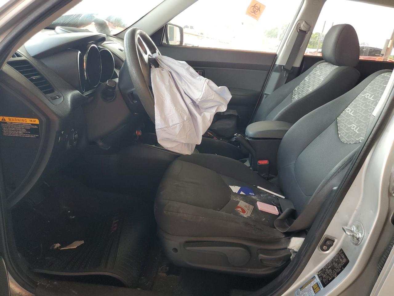 KNDJT2A28B7716565 2011 Kia Soul +