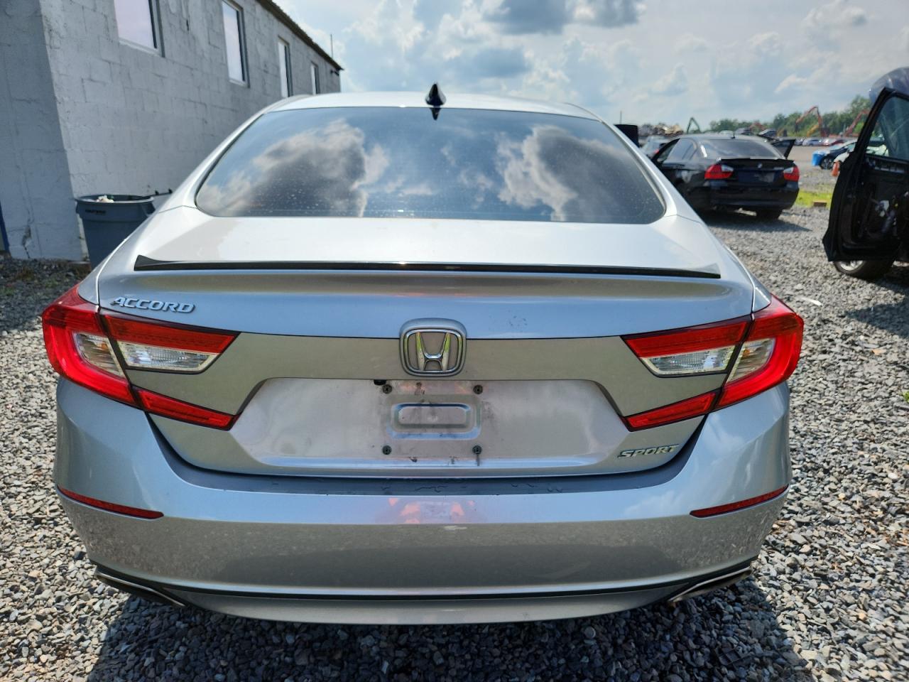 2022 Honda Accord Sport VIN: 1HGCV1F32NA123338 Lot: 64751175