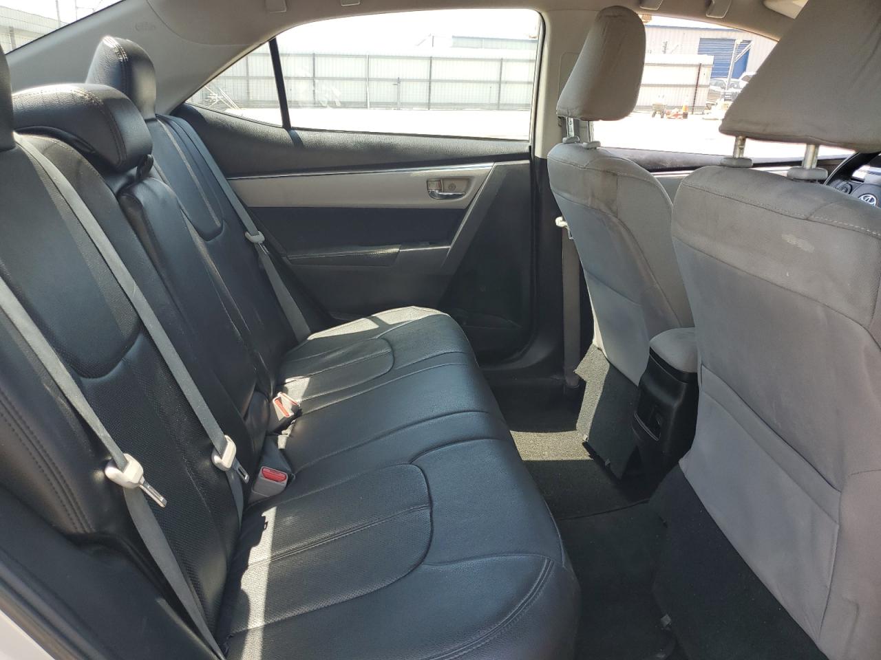 2015 Toyota Corolla L VIN: 5YFBURHE6FP202714 Lot: 64887335