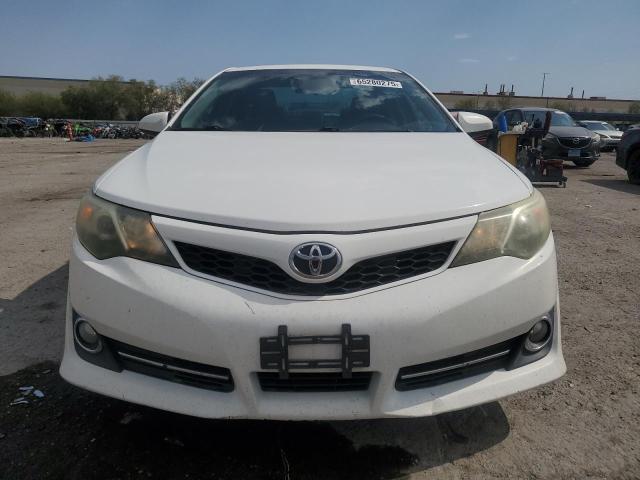 Sedans TOYOTA CAMRY 2014 Biały