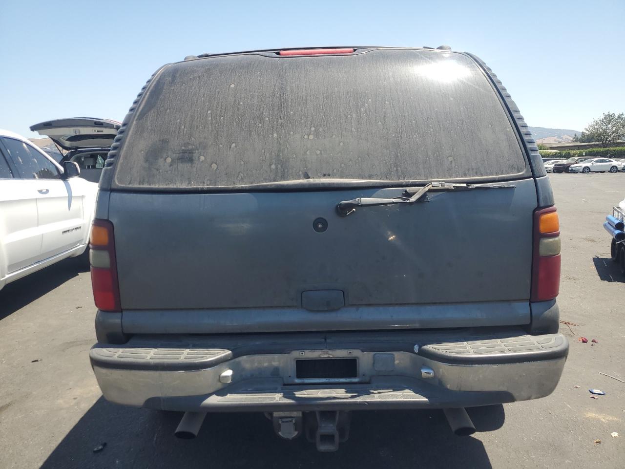 2001 Chevrolet Tahoe C1500 VIN: 1GNEC13T31R168972 Lot: 65635845