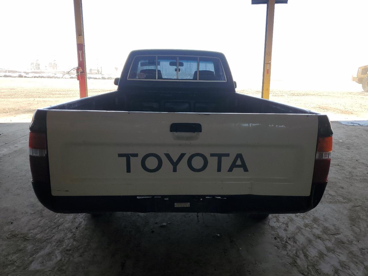 1992 Toyota Pickup 1/2 Ton Long Wheelbase Dlx VIN: JT4RN82P4N5048354 Lot: 65391375